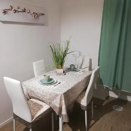 Simy2 Nocleg ze śniadaniem 4*